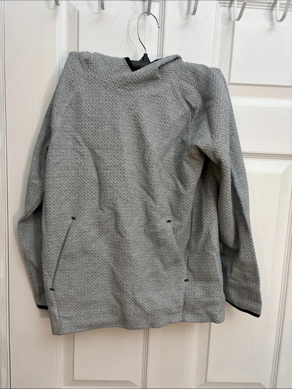 Old Navy Light Gray Quilted Hoodie Sweatshirt